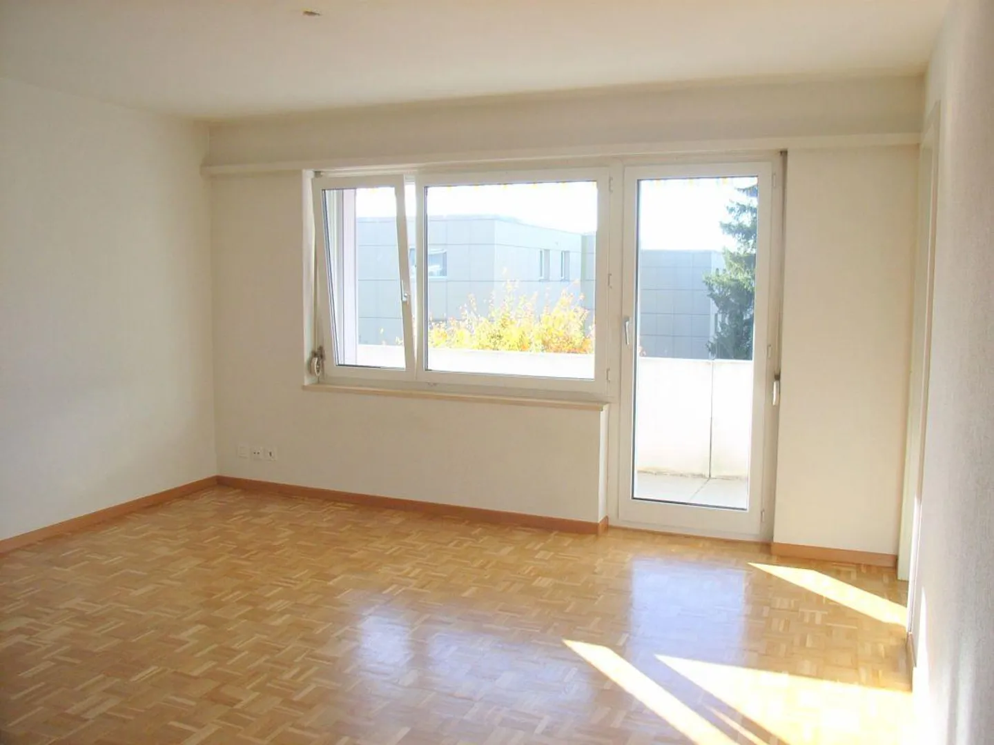 Beautiful, Quietly Located 2-Room Apartment - Photo 5 of 7