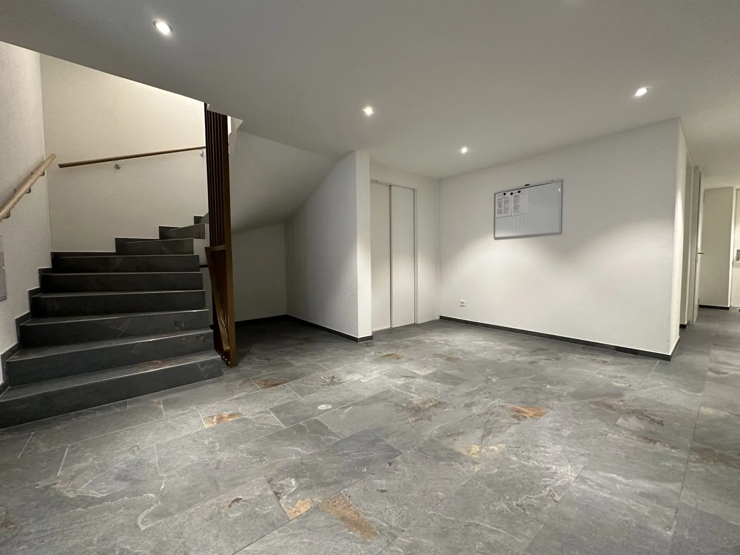 Mehrfamilienhaus in der Altstadt von Glarus - Foto 13 von 14