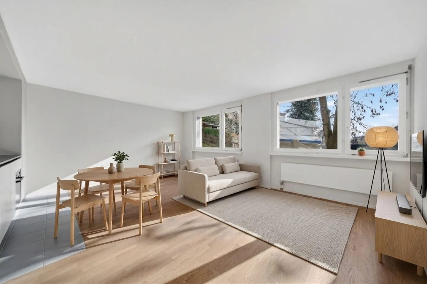 Appartement rénové avec vue sur le lac - Photo 1 sur 6