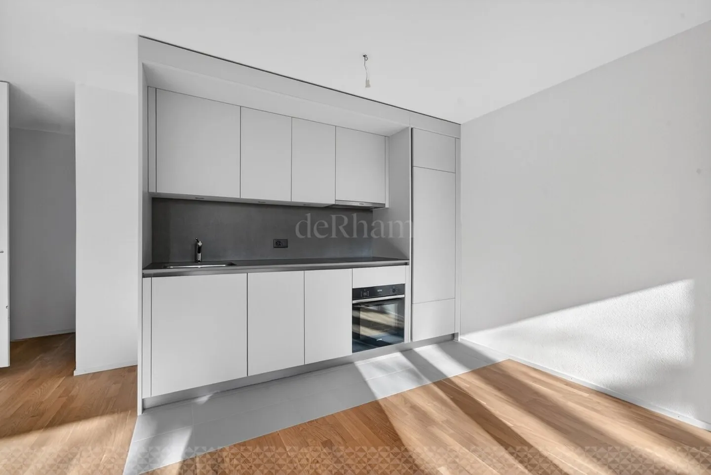 Appartement rénové avec vue sur le lac - Photo 2 sur 6