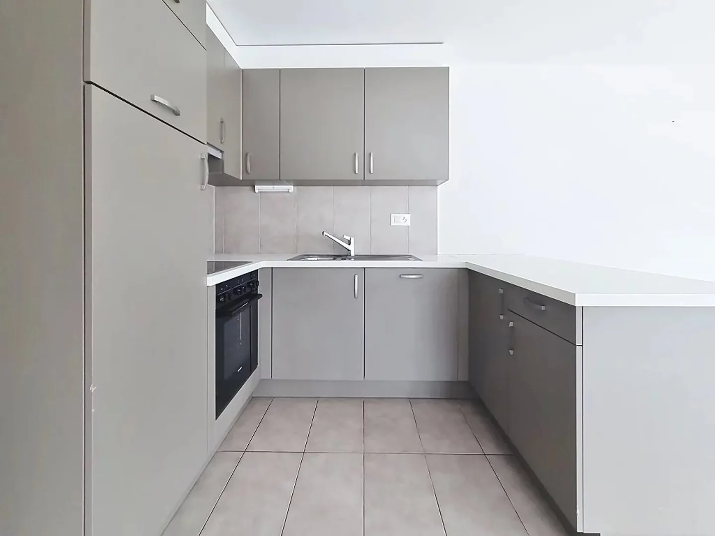 Miete eines schönen 3.5-Zimmer-Apartments in Fully - Komfort und Ruhe in einer wunderschönen Umgebung! - Foto 3 von 9