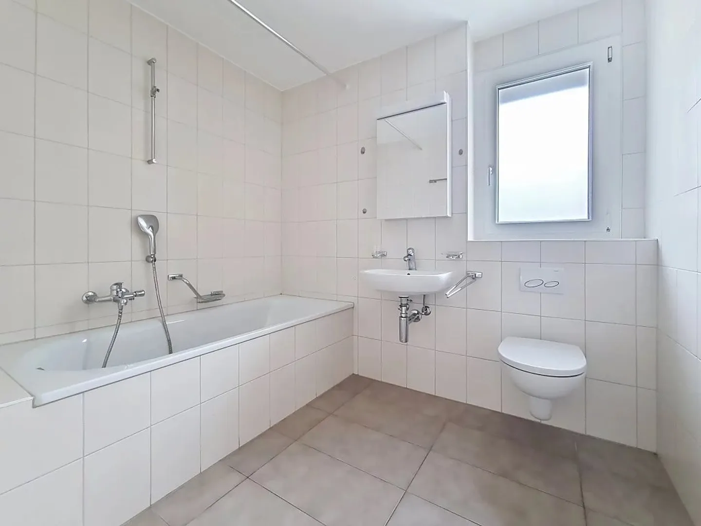 Miete eines schönen 3.5-Zimmer-Apartments in Fully - Komfort und Ruhe in einer wunderschönen Umgebung! - Foto 6 von 9