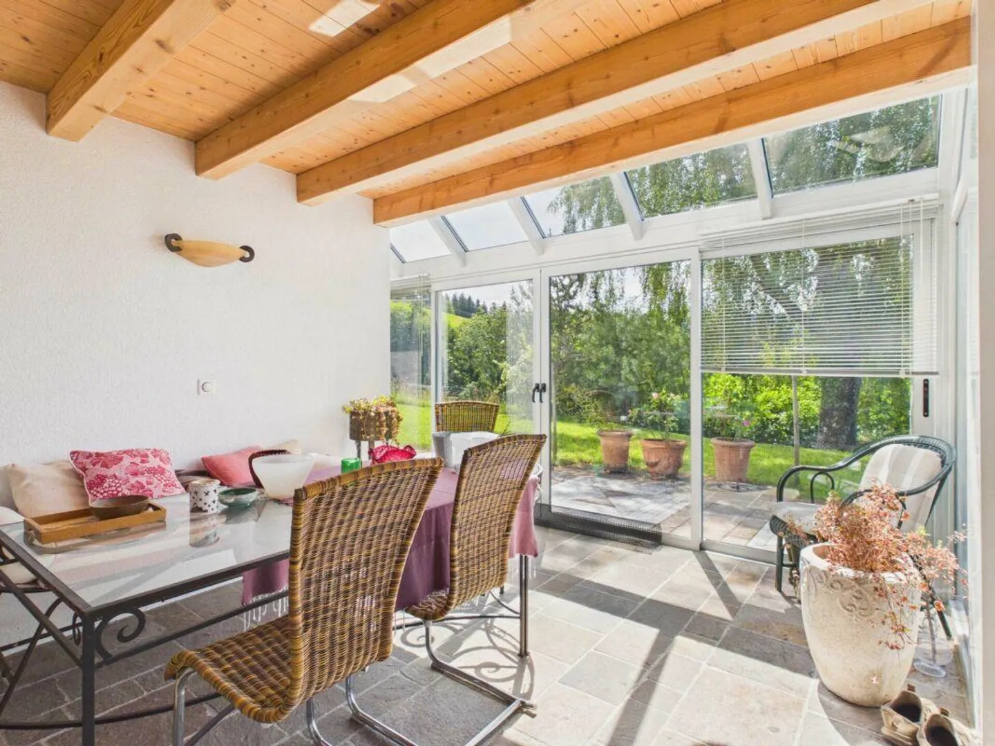 Casa bifamiliare con grande giardino e terreno prativo - Foto 11 di 13