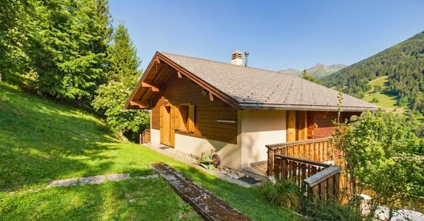 Chalet Incantevole con Vista Alpina - Foto 2 di 7