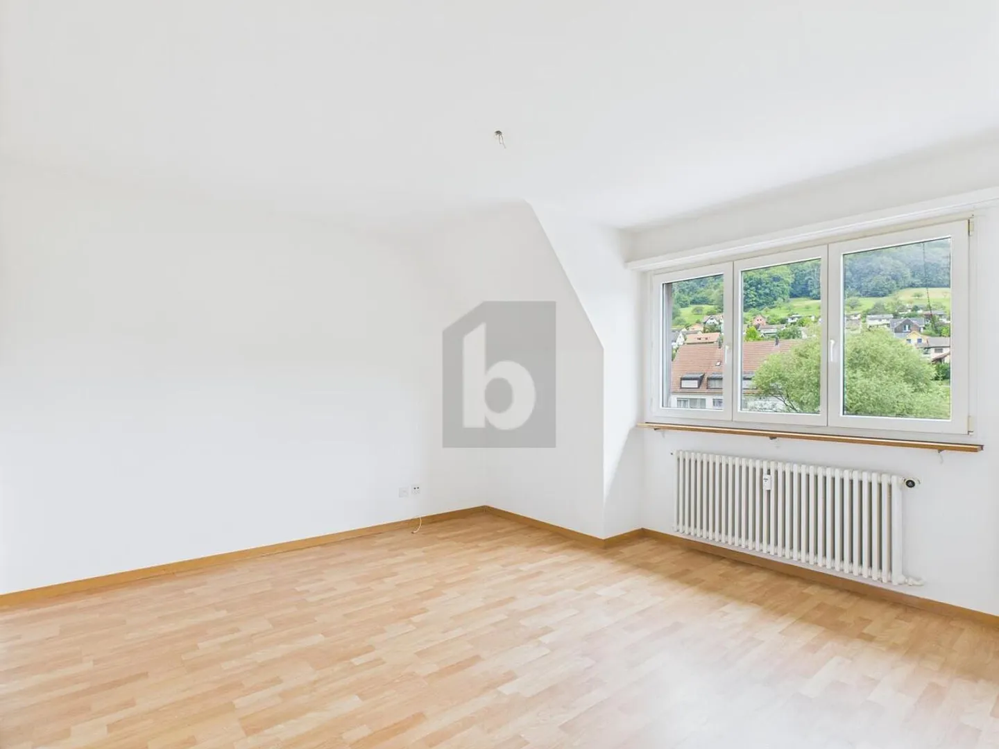 Plan d'étage pratique avec balcon - Photo 1 sur 6