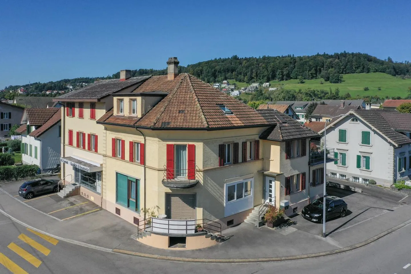 Maison multifamiliale intéressante dans un bon emplacement - Photo 2 sur 13