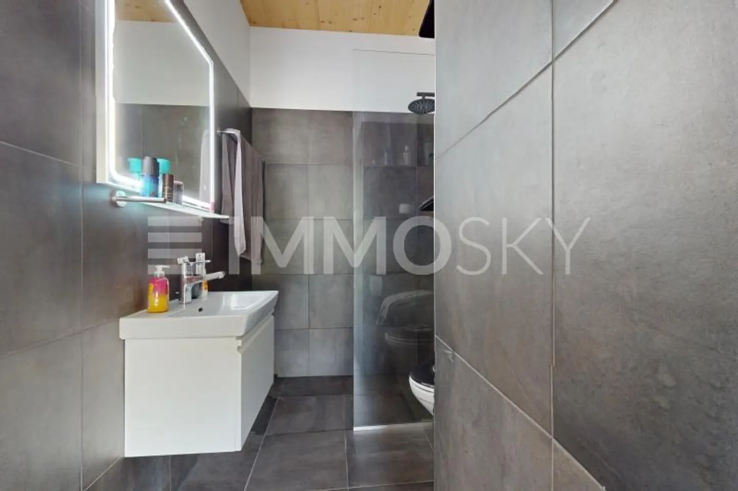 RESERVIERT - Vollständig renoviertes Einfamilienhaus - Foto 7 von 8