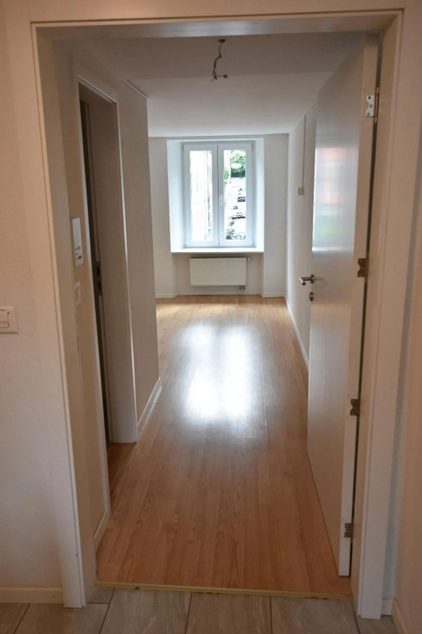 2 Room Apartment in the Center of Glarus - Photo 2 of 9