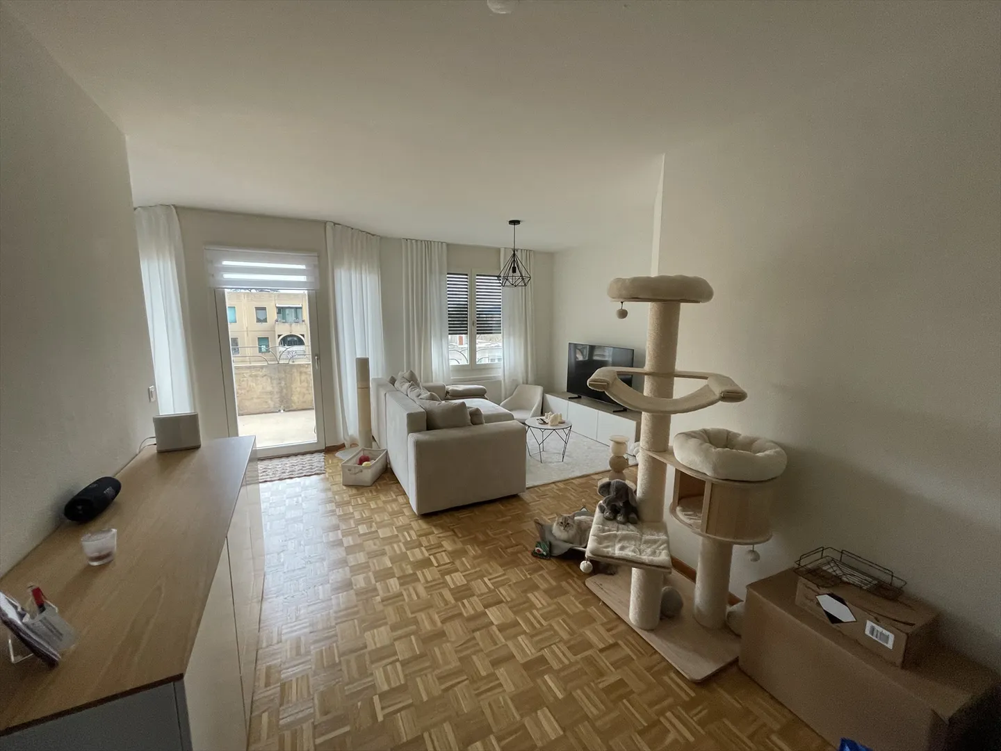 Apartment for rent - Photo 3 of 4