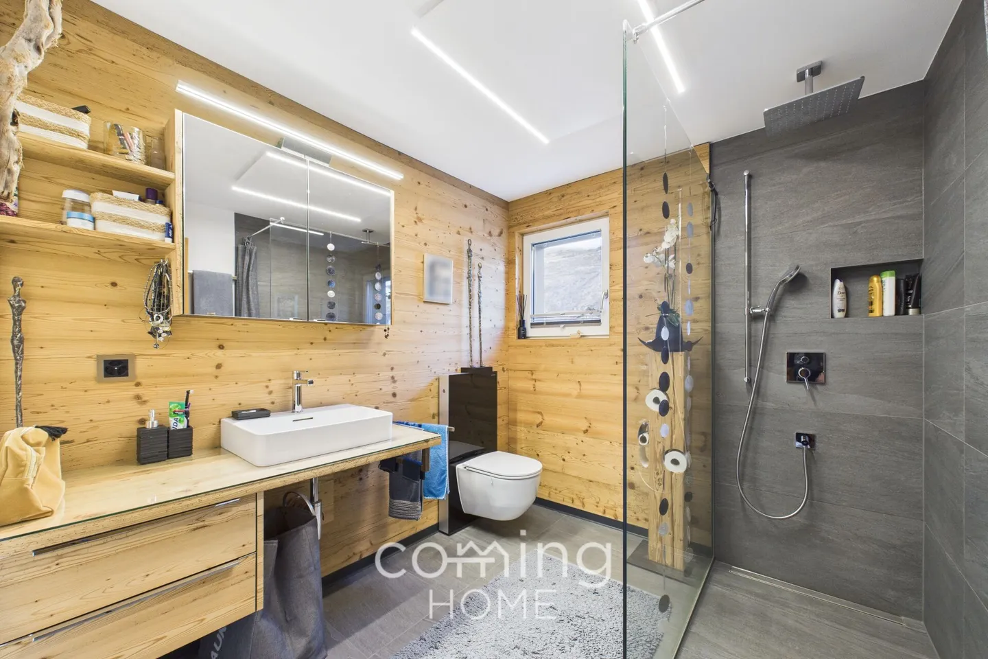 Maison multifamiliale attrayante avec grand espace commercial et trois appartements modernisés à Turtmann - Photo 9 sur 23