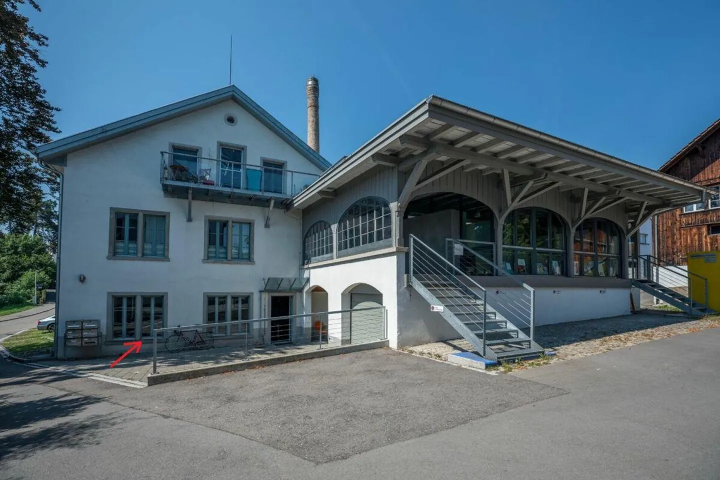 Office with factory charm - Photo 3 of 4