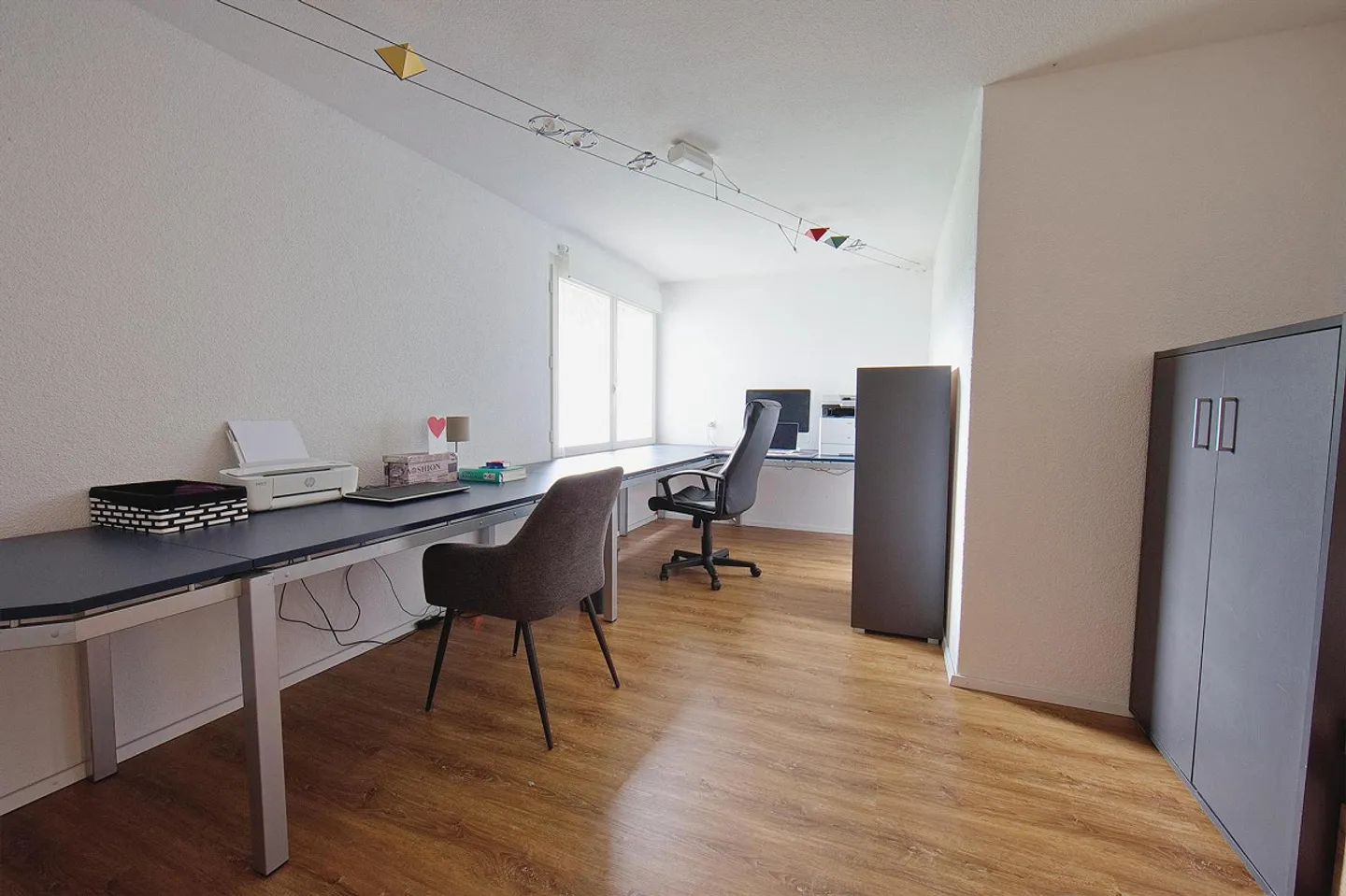 Maison individuelle moderne de 6½ pièces dans un emplacement ensoleillé avec vue dégagée ! - Photo 12 sur 29