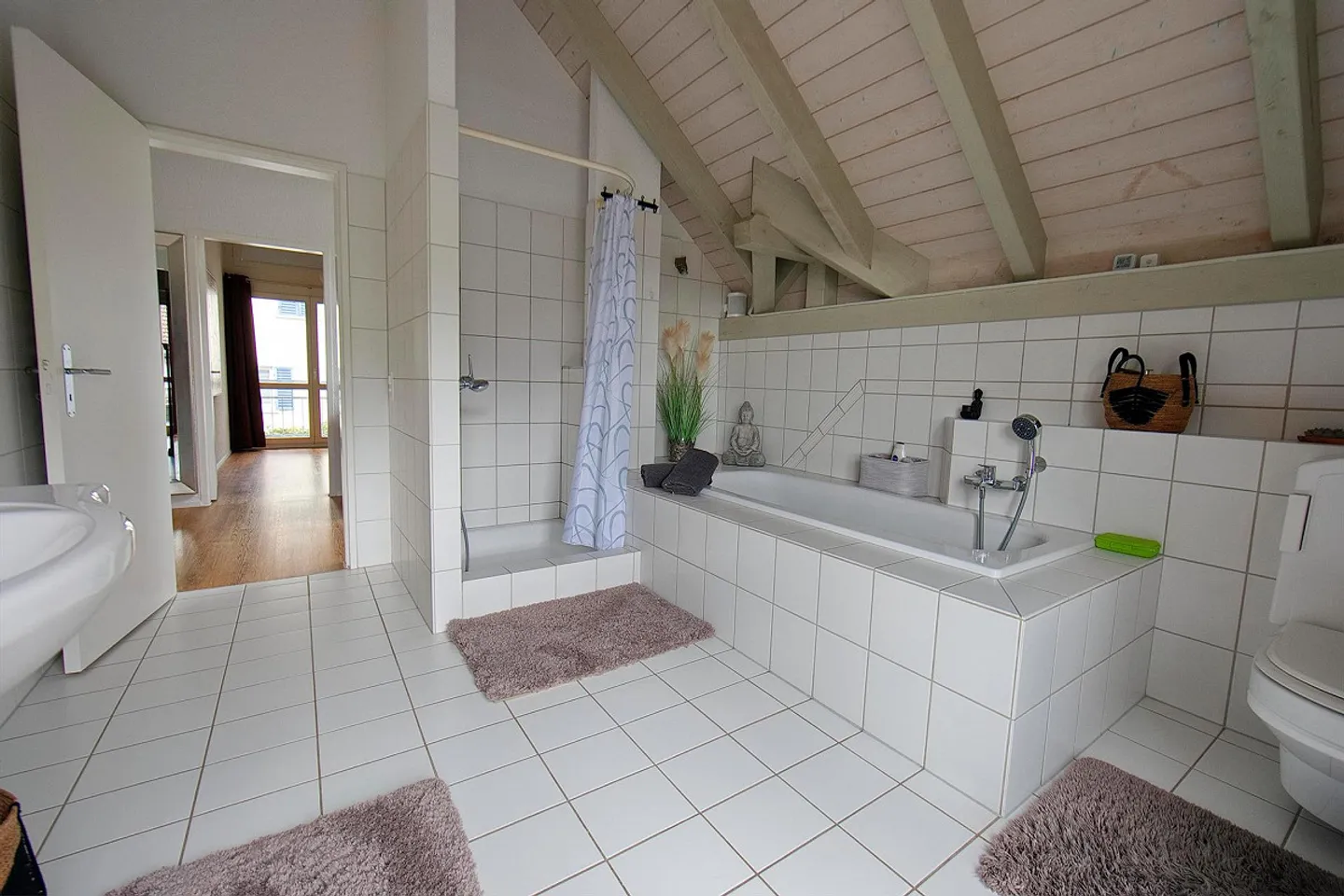 Maison individuelle moderne de 6½ pièces dans un emplacement ensoleillé avec vue dégagée ! - Photo 15 sur 29