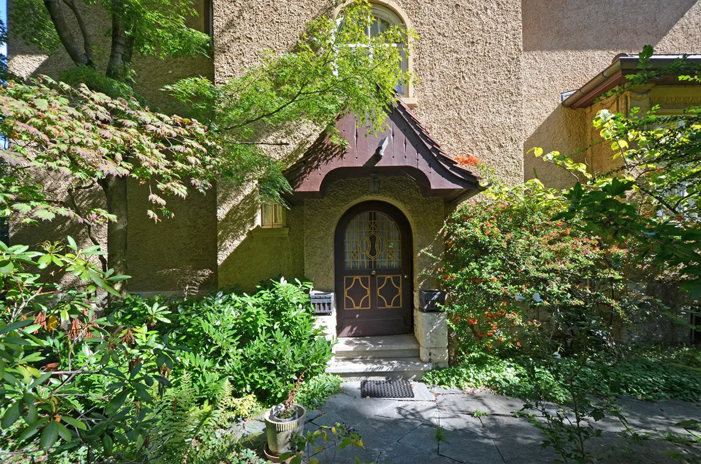 Basel Townhouse in the Desirable Neubad Quarter - Photo 4 of 9