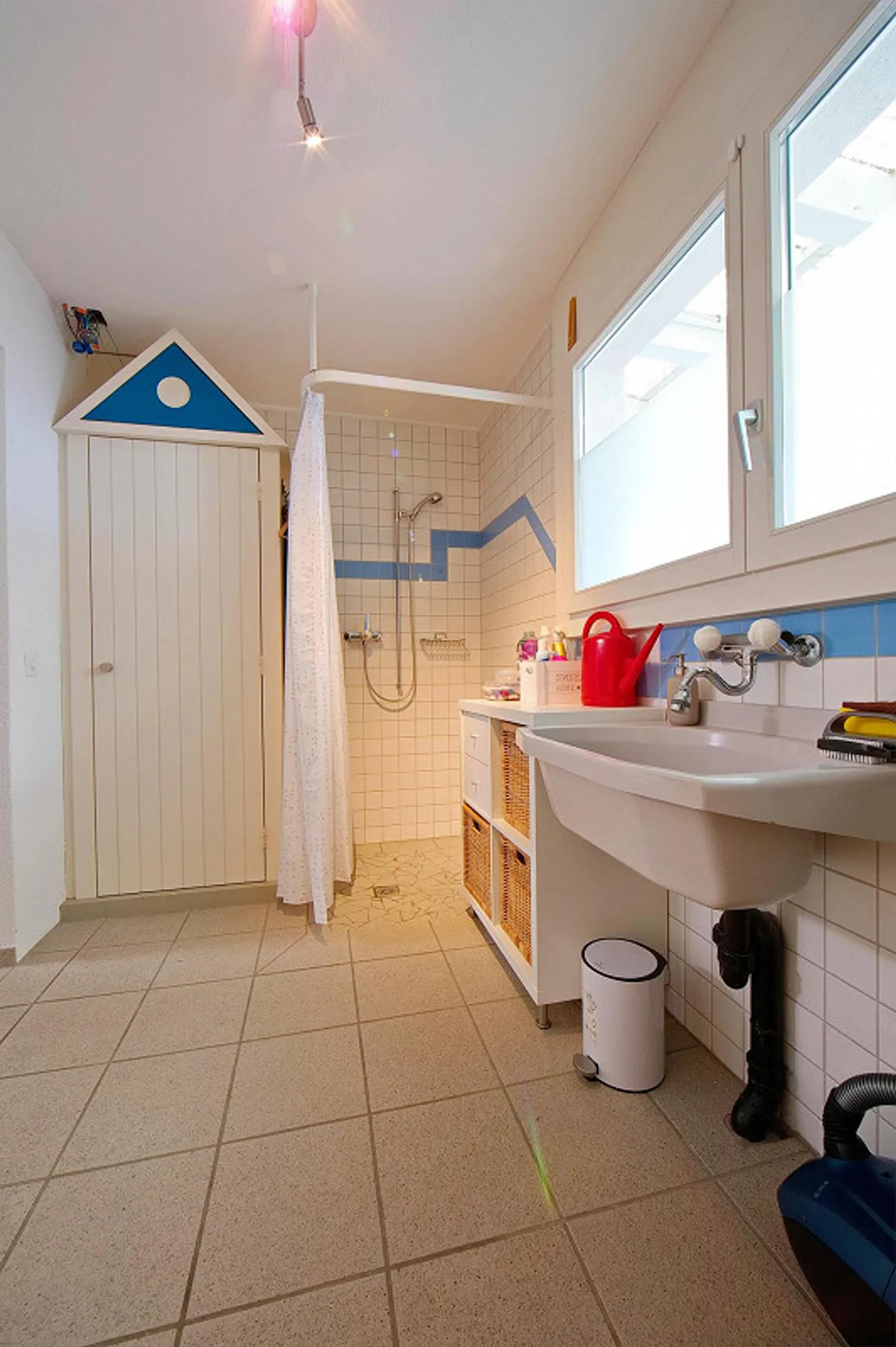 Maison individuelle moderne de 6½ pièces dans un emplacement ensoleillé avec vue dégagée ! - Photo 21 sur 29