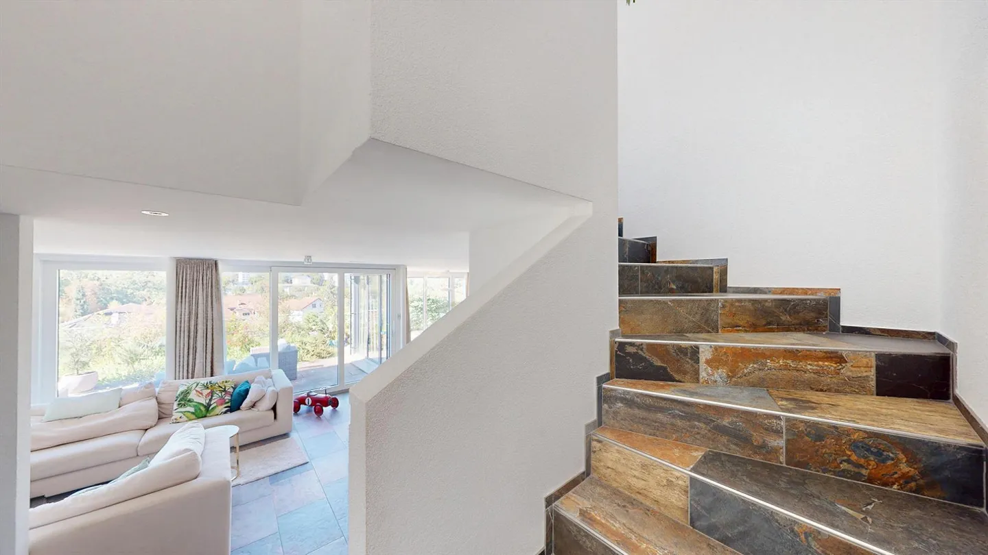 Maison individuelle lumineuse avec vue panoramique fantastique avec garage double et ascenseur - Photo 7 sur 14