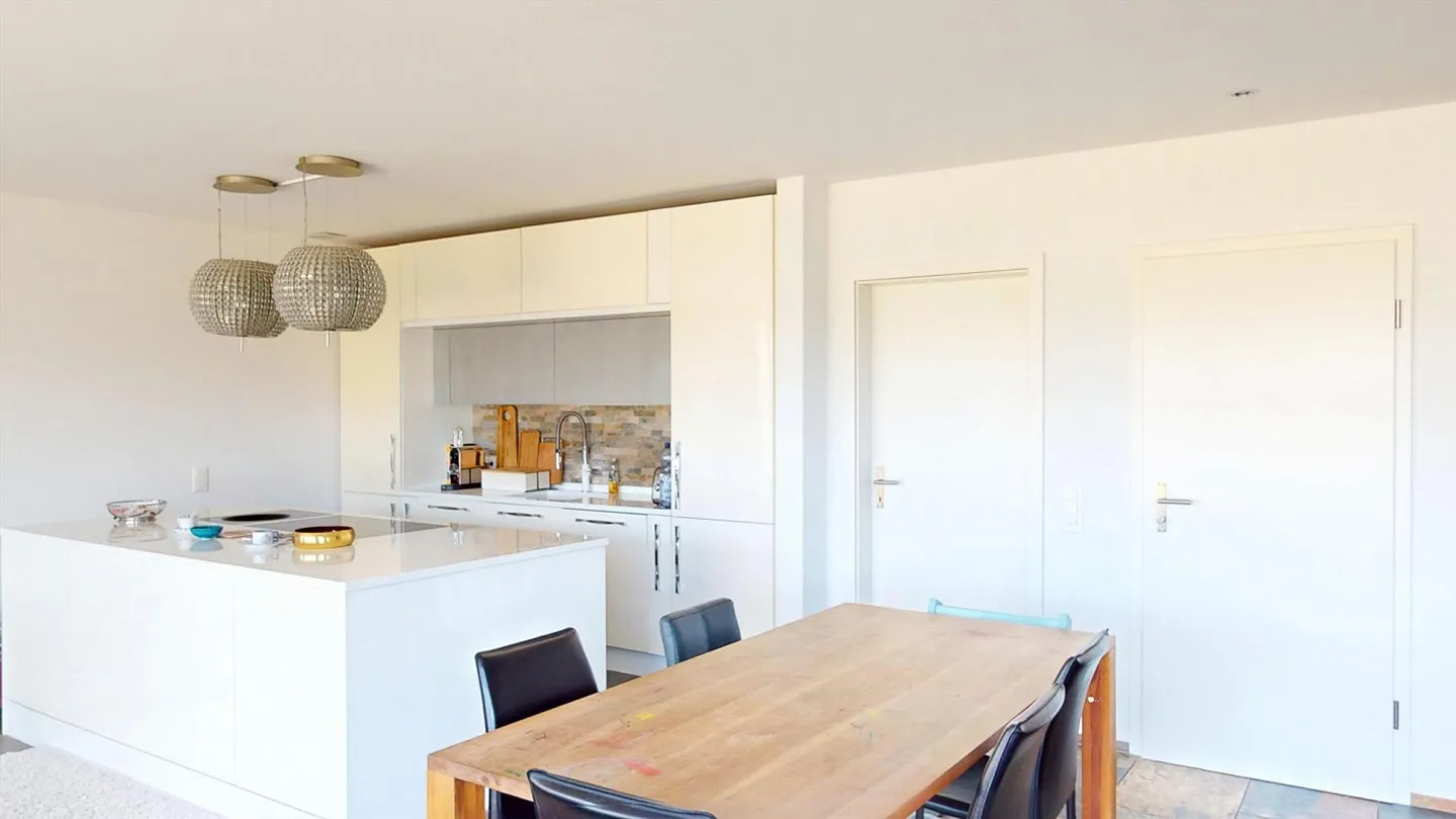 Maison individuelle lumineuse avec vue panoramique fantastique avec garage double et ascenseur - Photo 4 sur 14