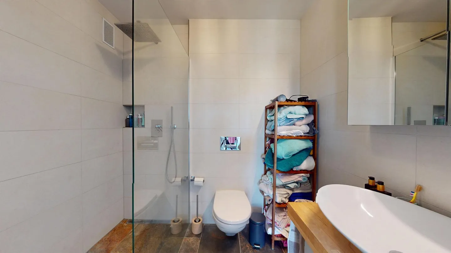 Maison individuelle lumineuse avec vue panoramique fantastique avec garage double et ascenseur - Photo 11 sur 14