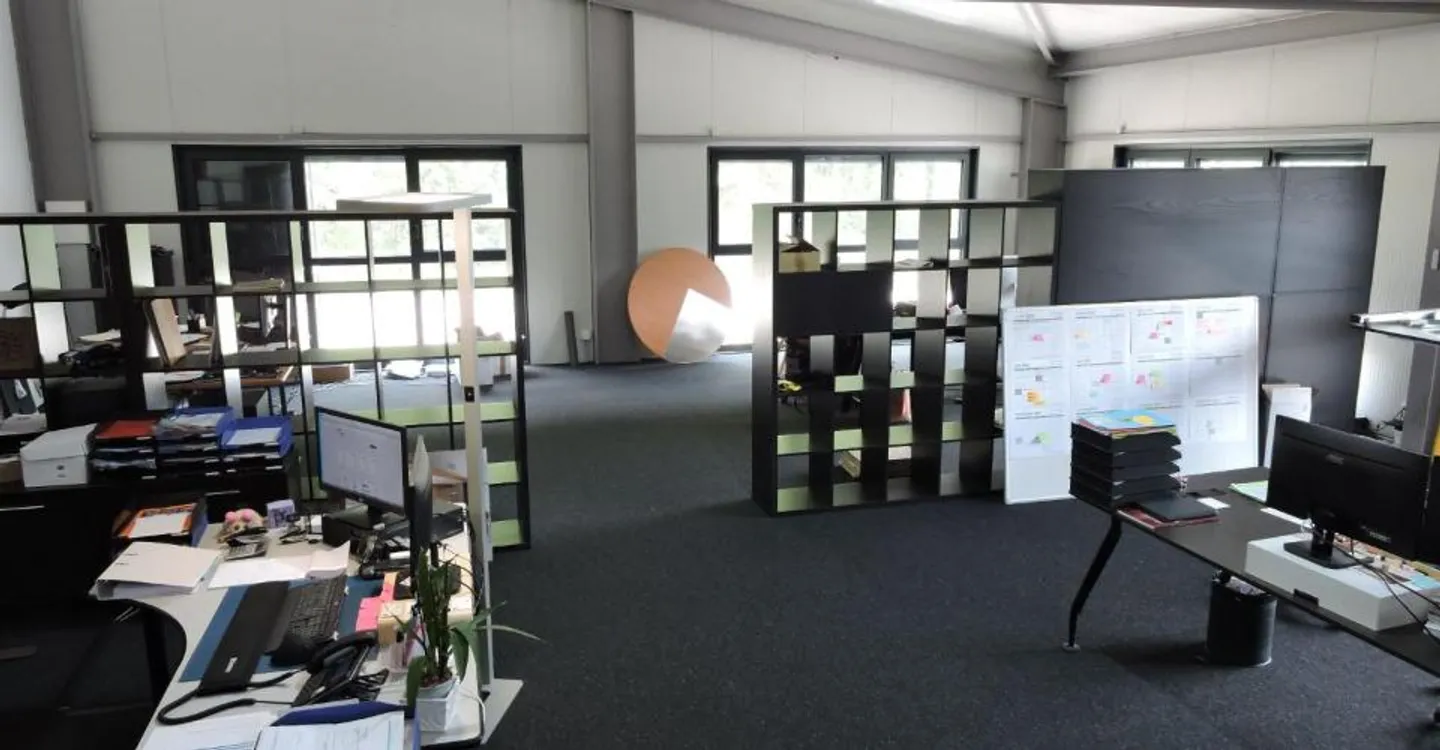 Ufficio Contemporaneo in Affitto - Foto 2 di 5