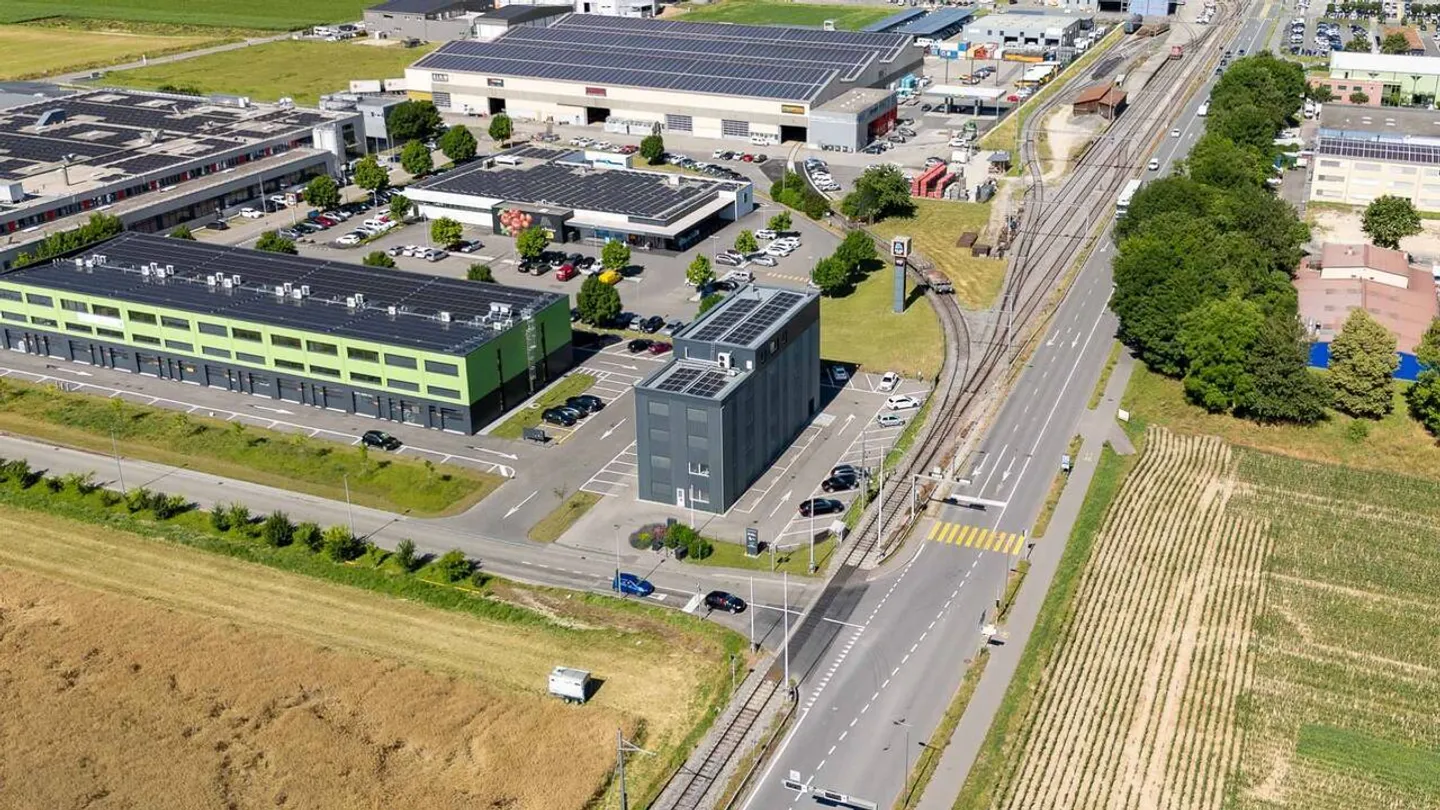 Office Building - Photo 6 of 6