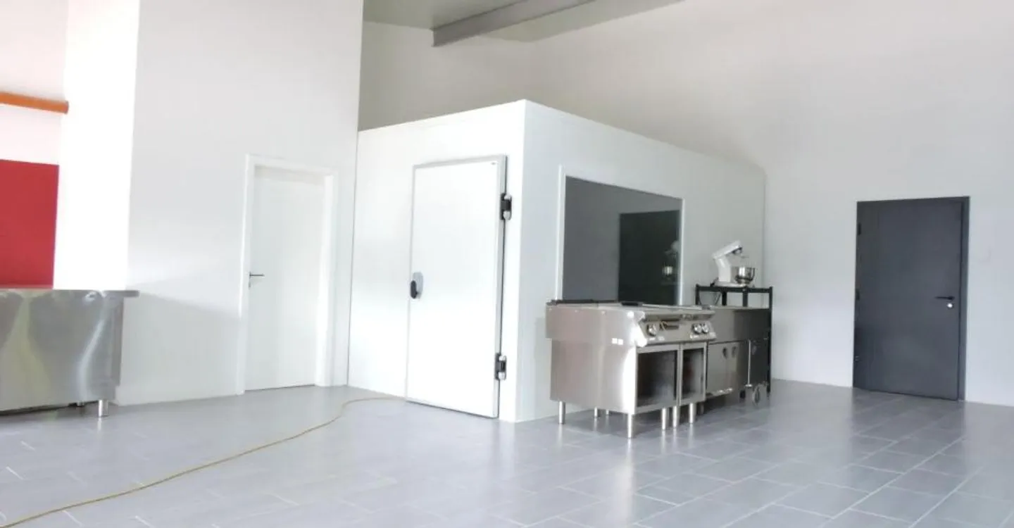 Ufficio Contemporaneo in Affitto - Foto 3 di 5