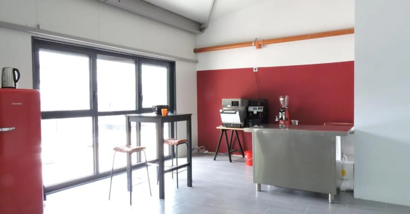Ufficio Contemporaneo in Affitto - Foto 4 di 5