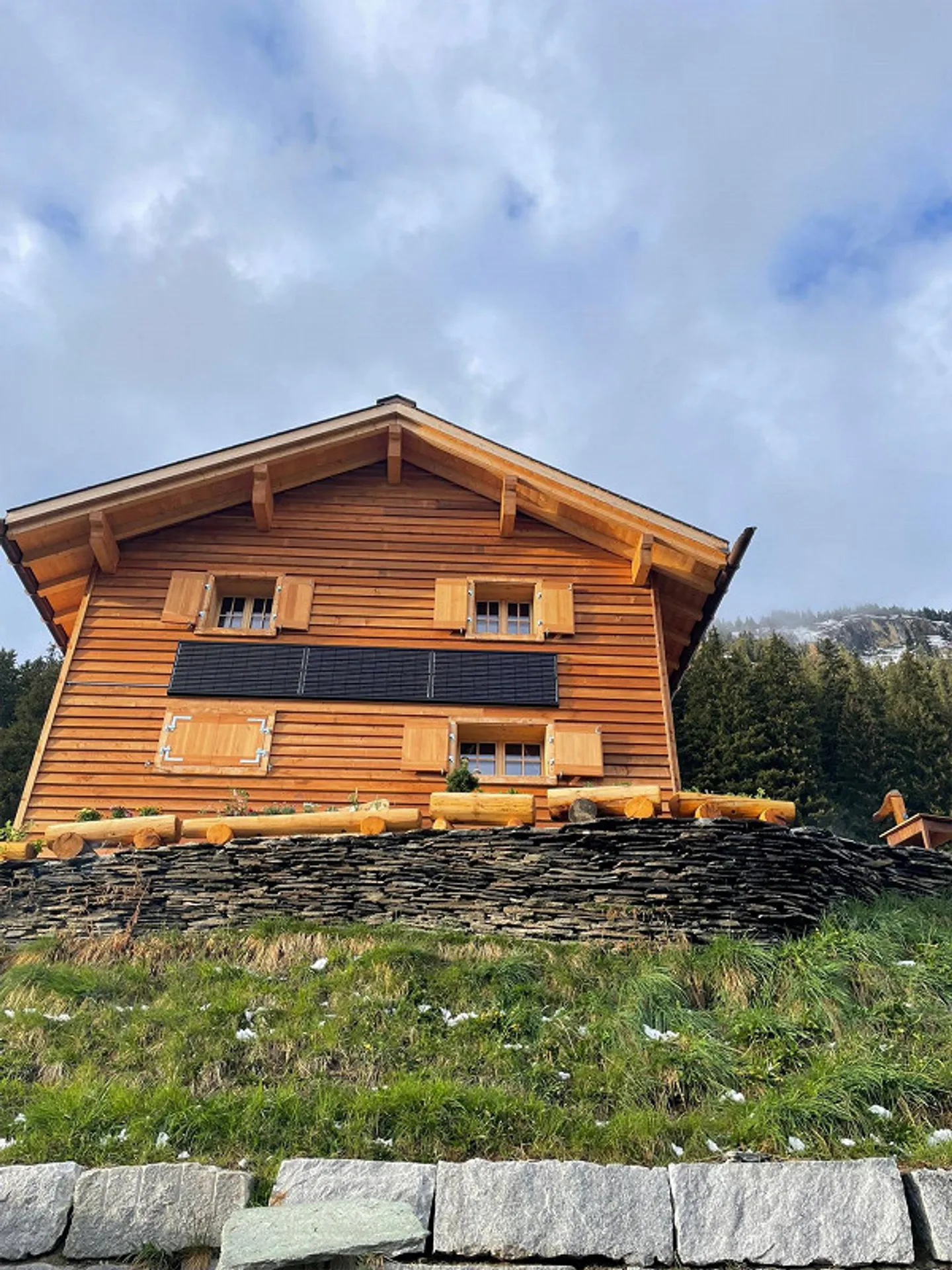 Charmante Maiensäss Hütte - Foto 2 von 21