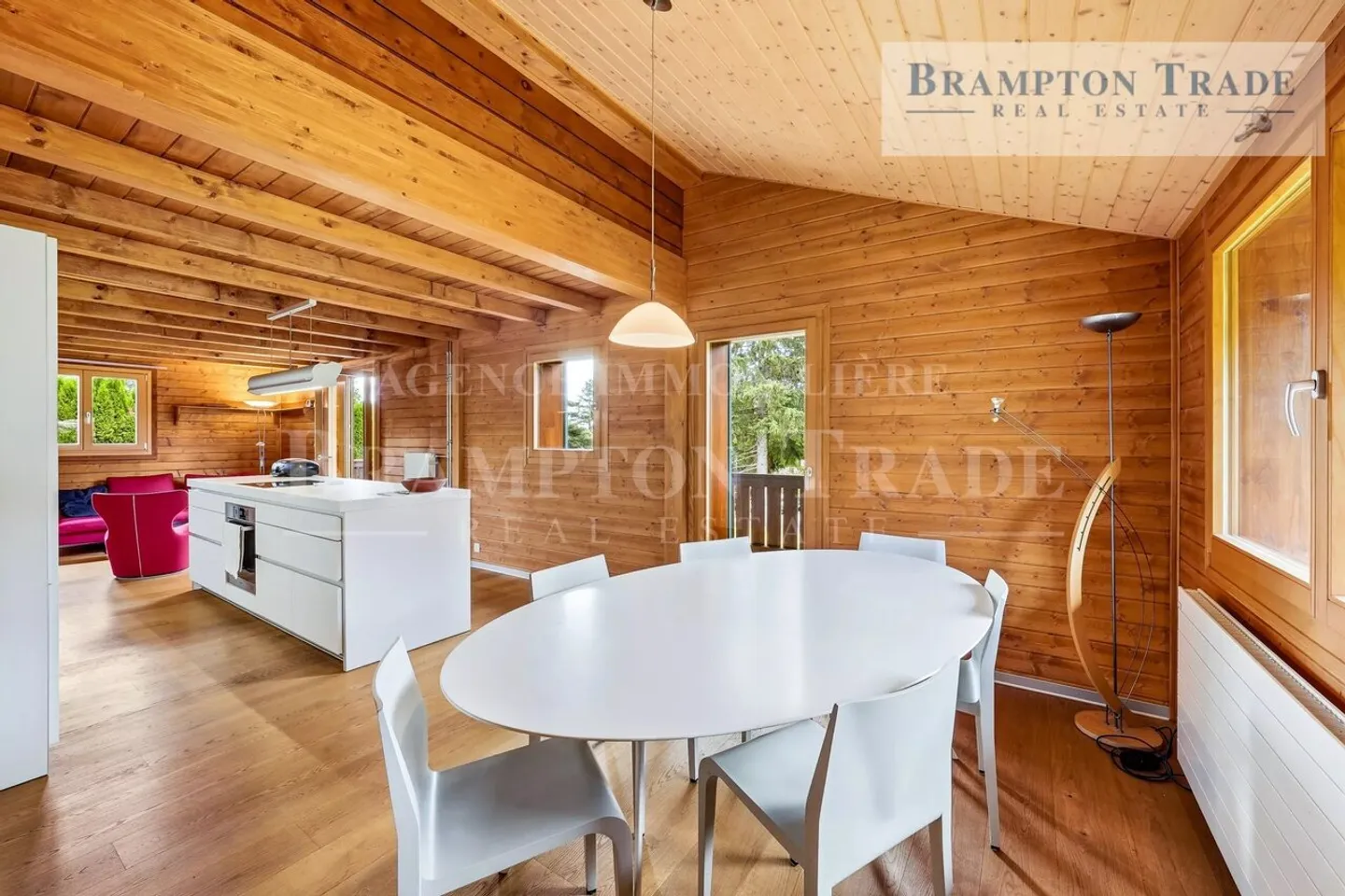 Beau chalet de 5,5 pièces, quartier résidentiel - Photo 1 sur 13