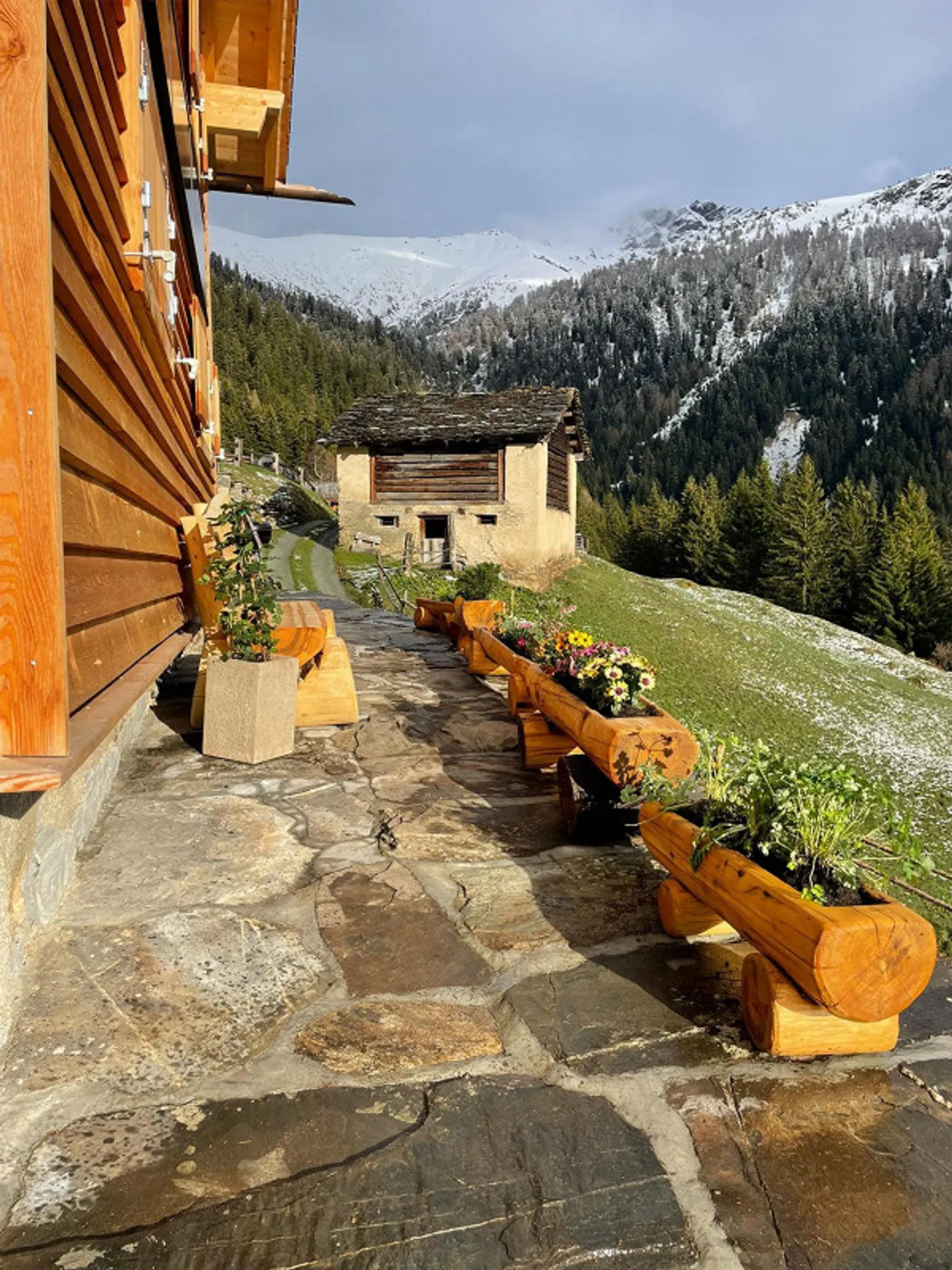 Charmante Maiensäss Hütte - Foto 3 von 21