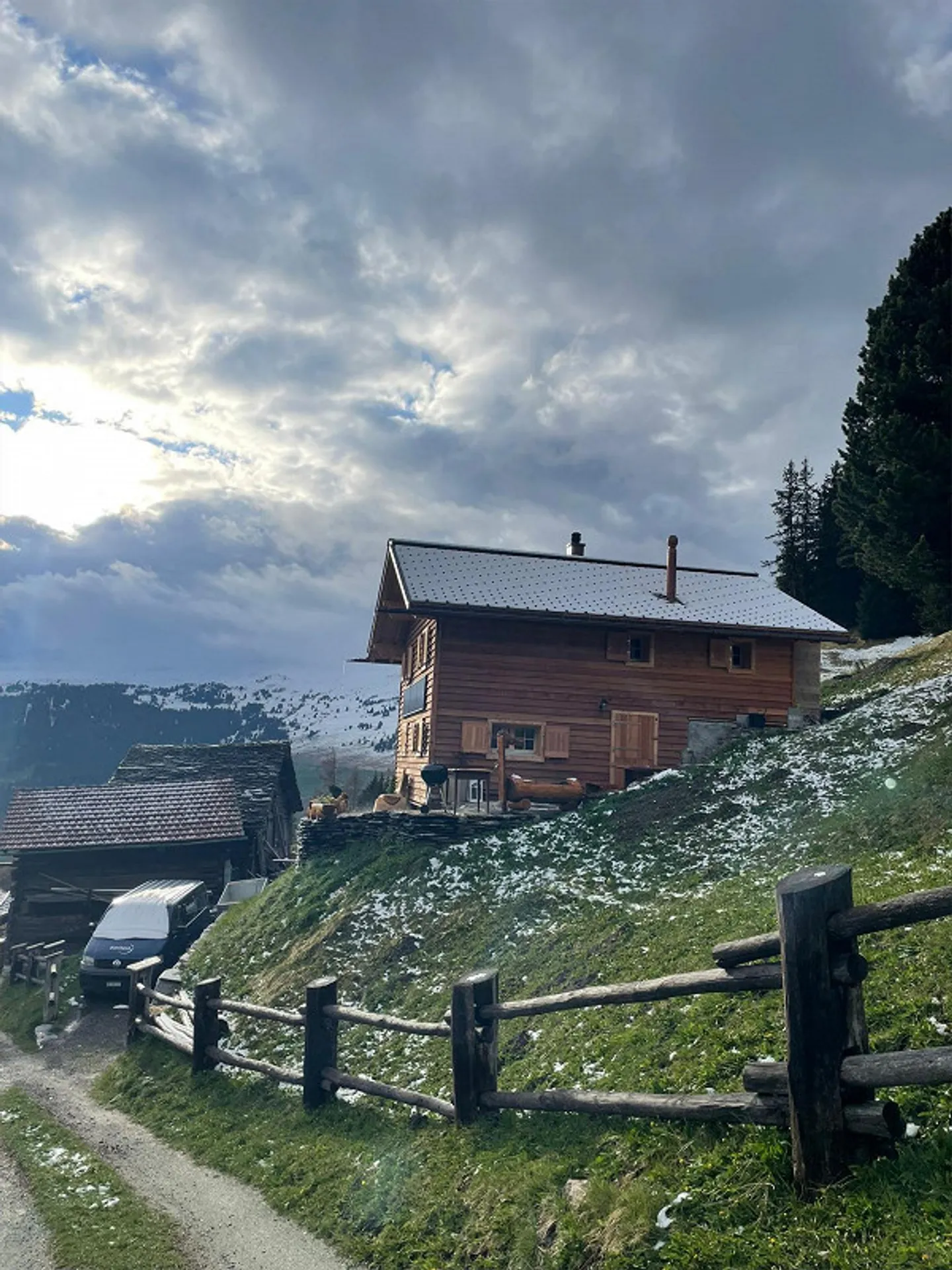 Charmante Maiensäss Hütte - Foto 4 von 21