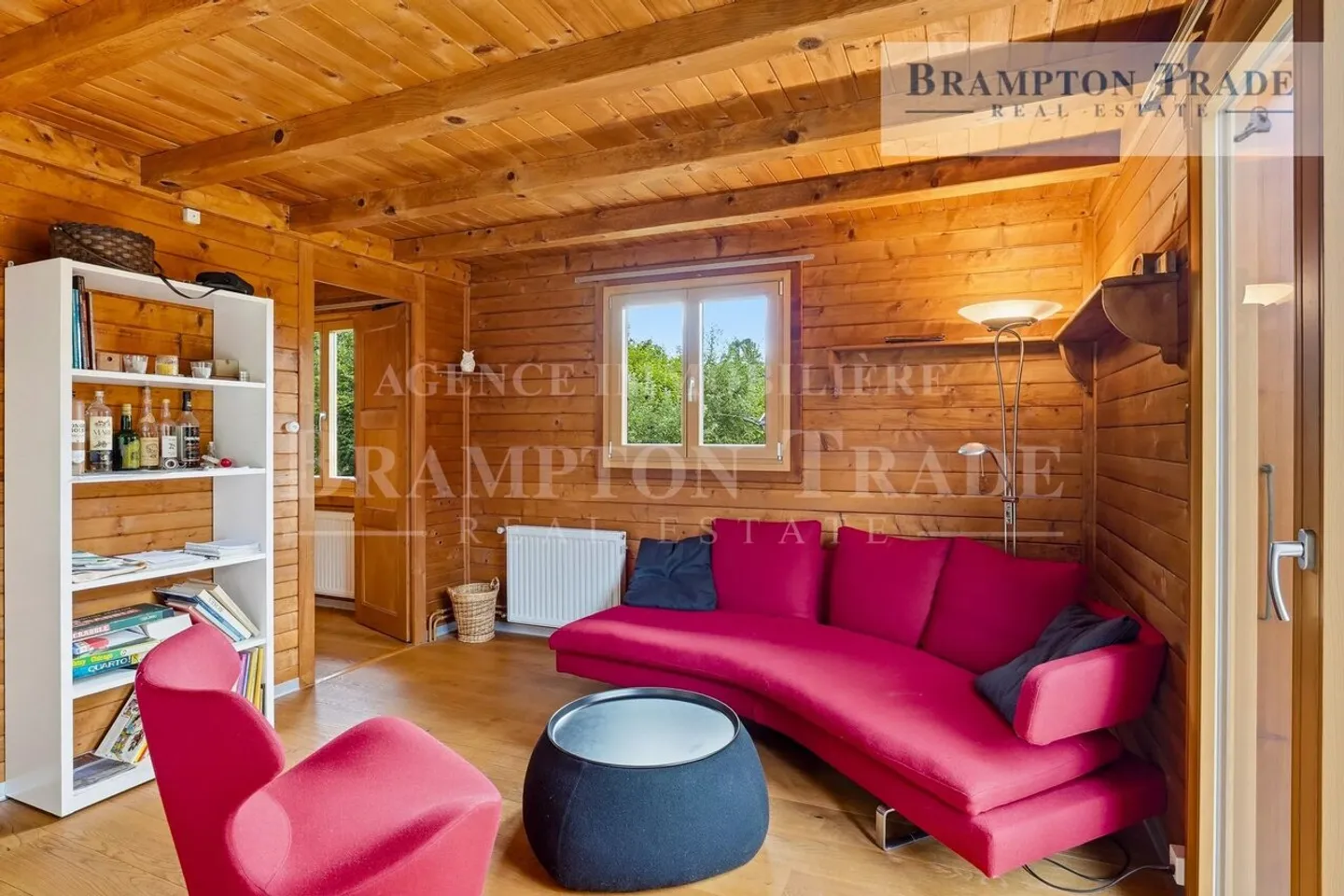 Beau chalet de 5,5 pièces, quartier résidentiel - Photo 4 sur 13