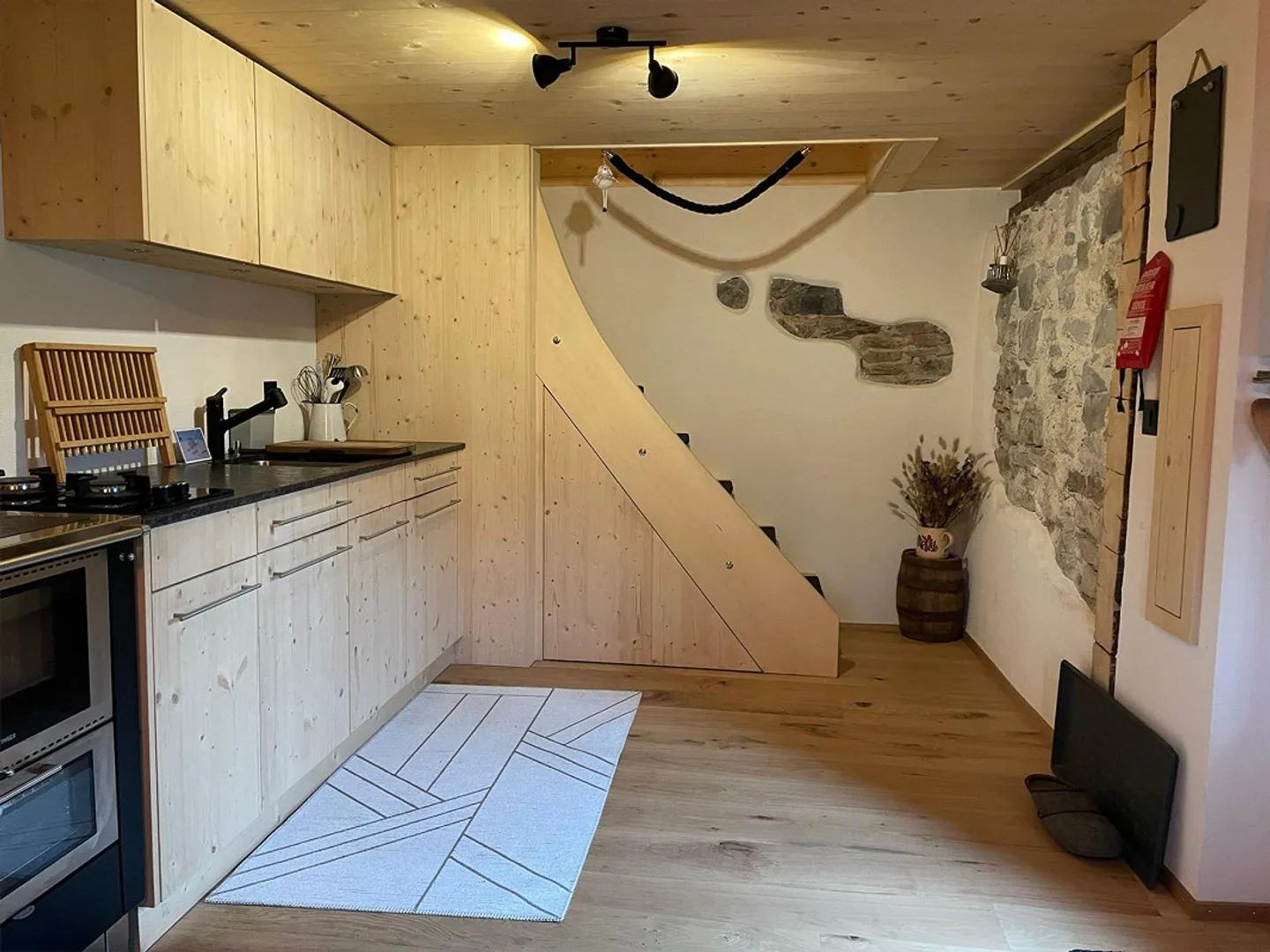 Charmante Maiensäss Hütte - Foto 8 von 21