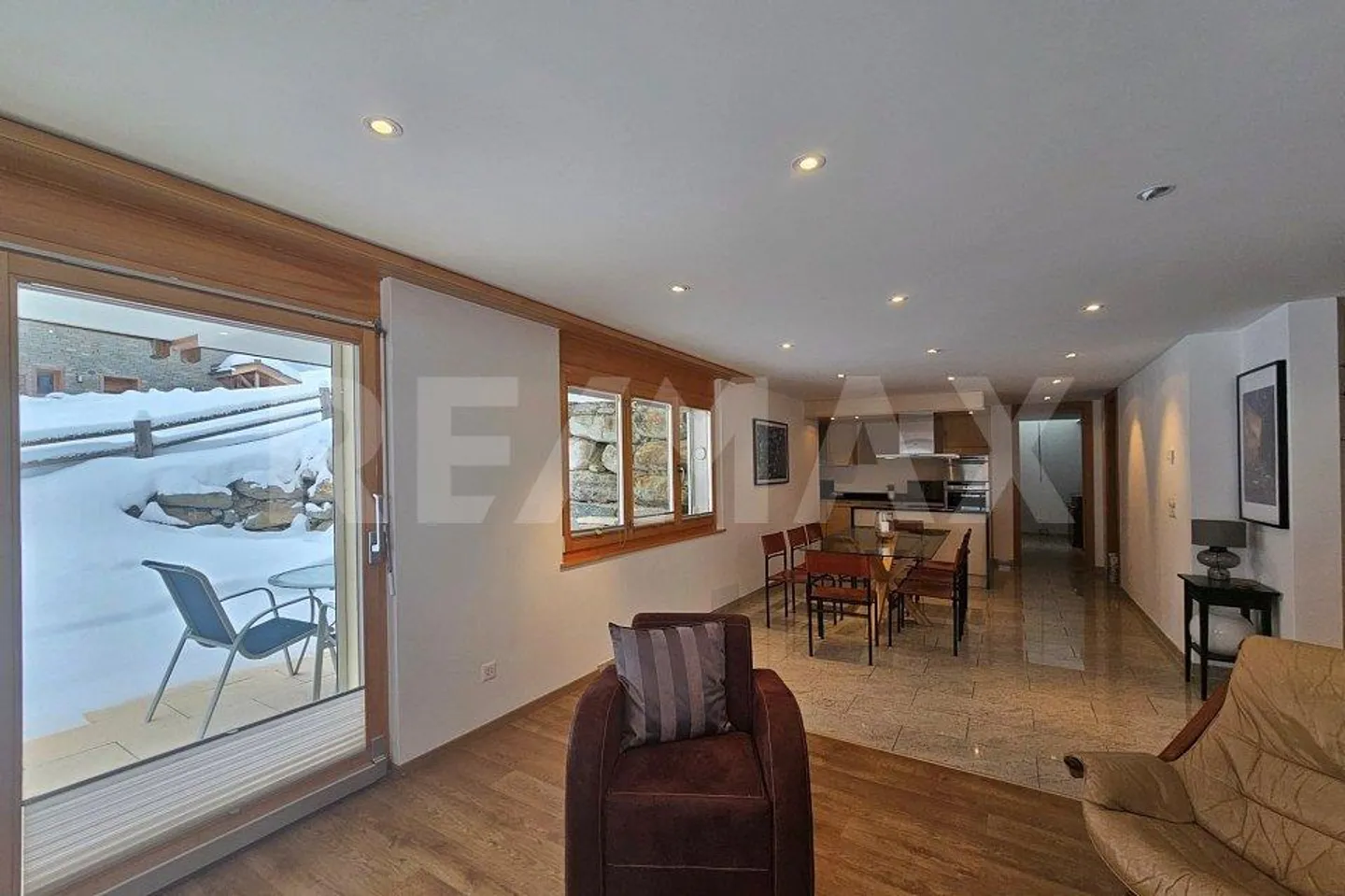 Unique ski-in, ski-out apartment with private wellness - Photo 4 of 13