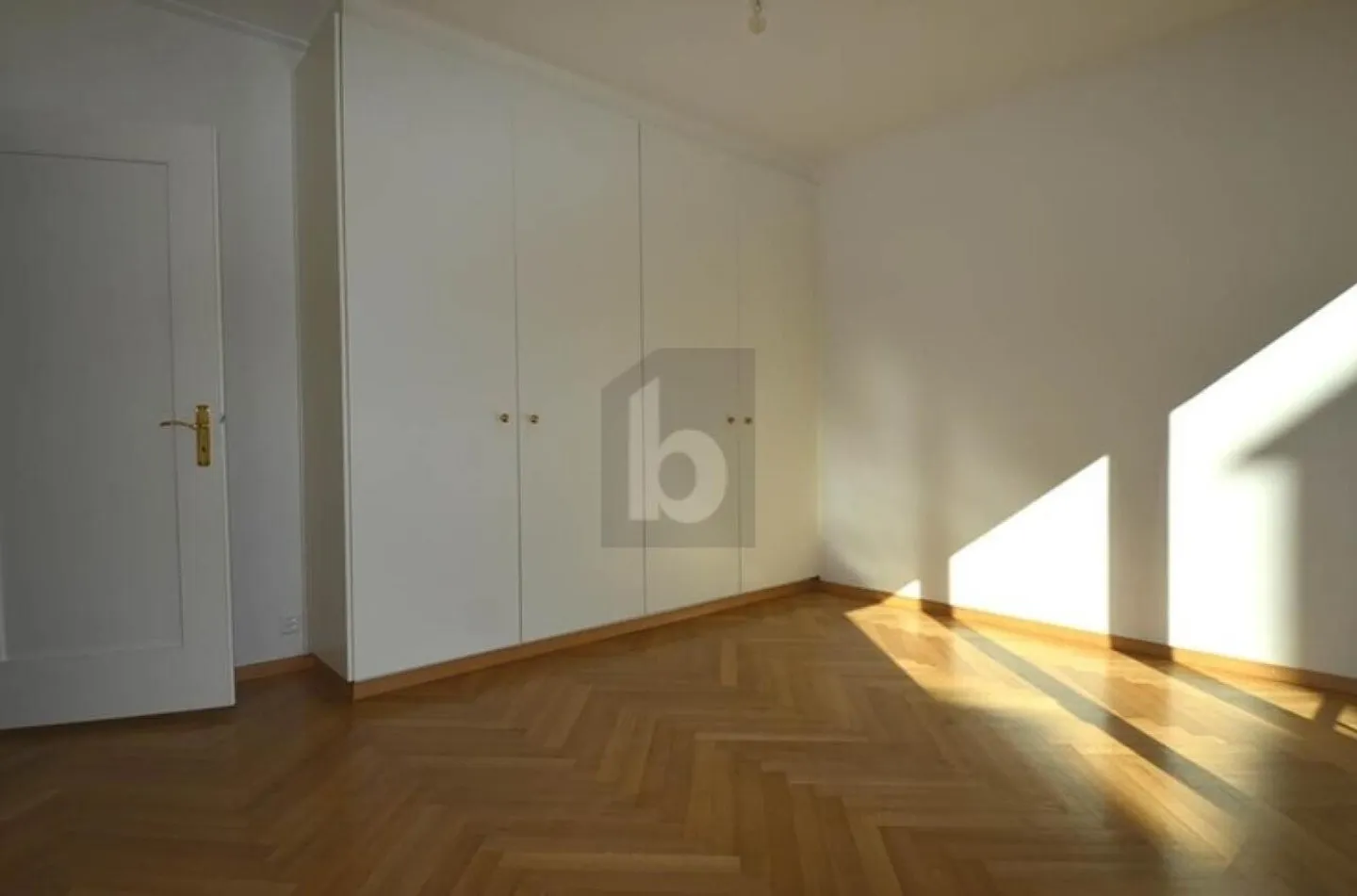 SOUS-GARE AVEC BALCON - Foto 4 von 6