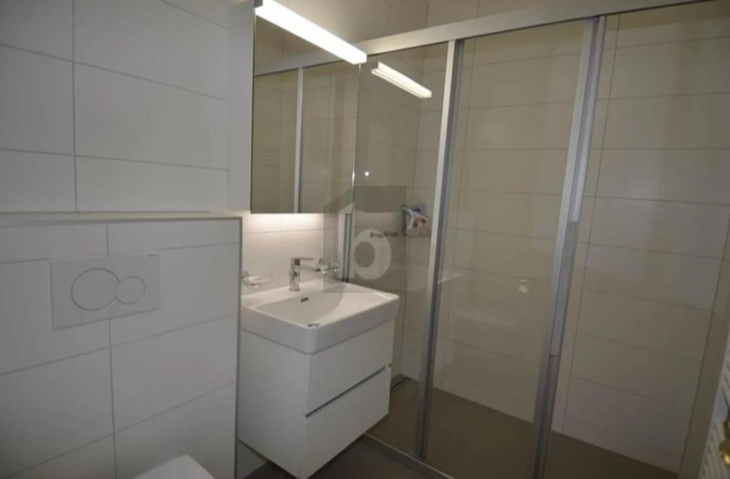 SOUS-GARE AVEC BALCON - Foto 5 von 6