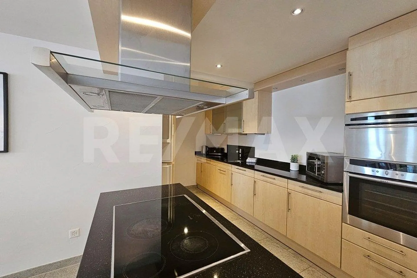 Unique ski-in, ski-out apartment with private wellness - Photo 7 of 13