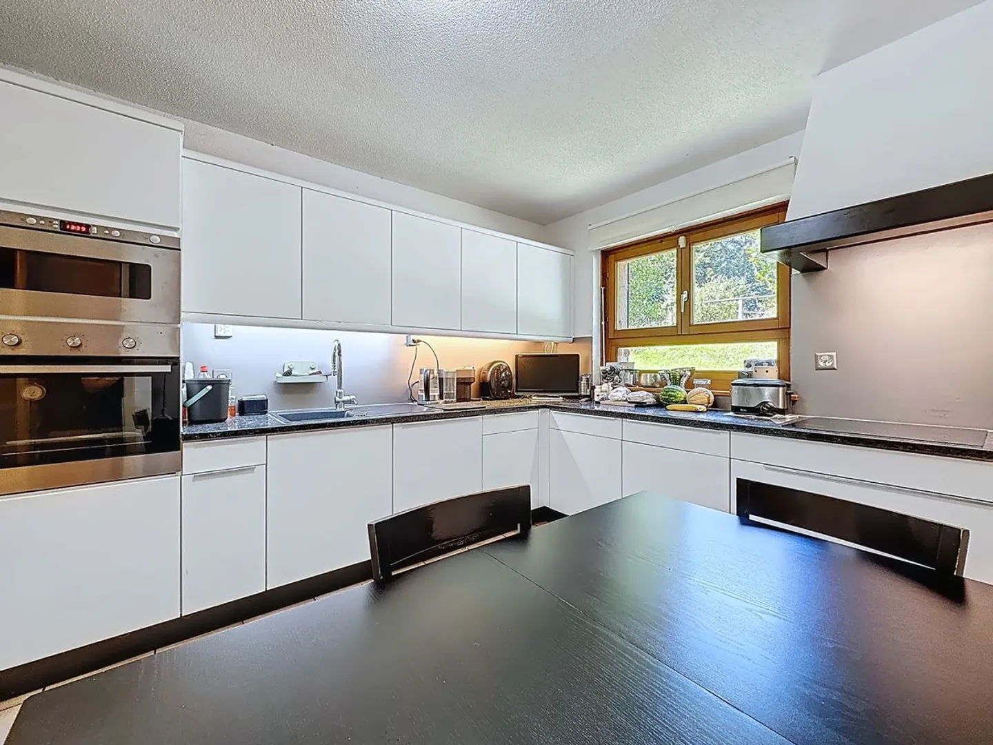 Beautiful functional 5.5-room house in Lausanne - 1000 - Photo 2 of 9