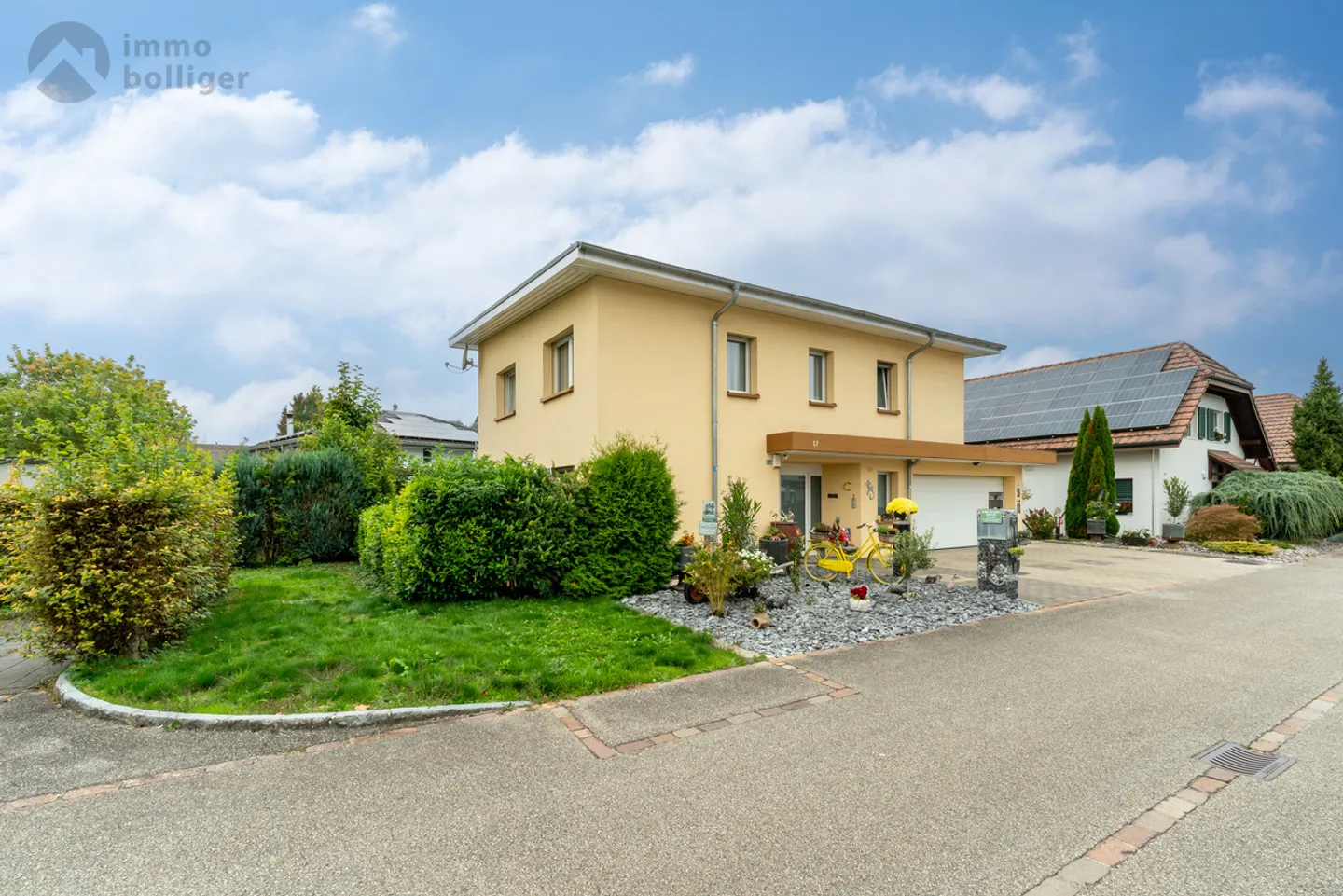 Single house for sale - Photo 1 of 14