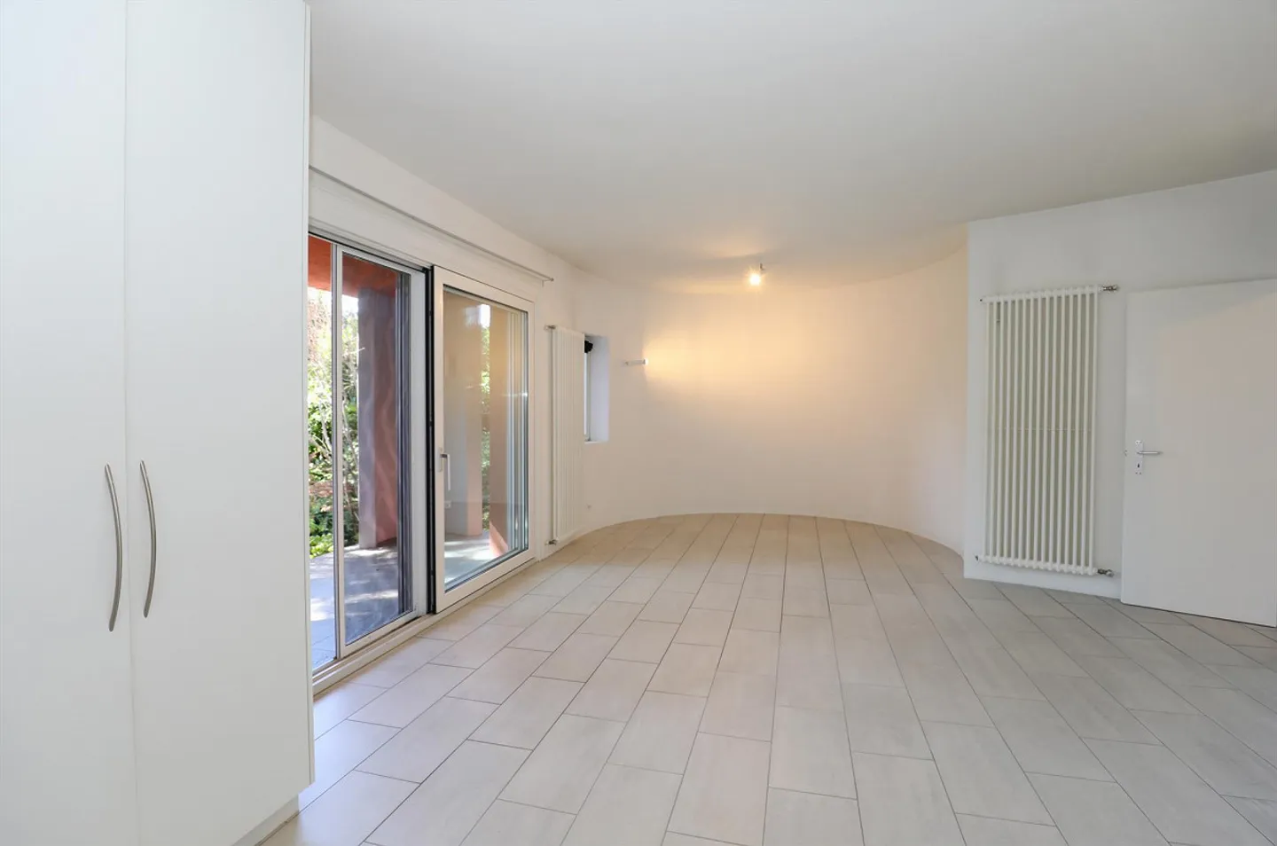 Architektonische Villa mit Panoramablick - Foto 8 von 17
