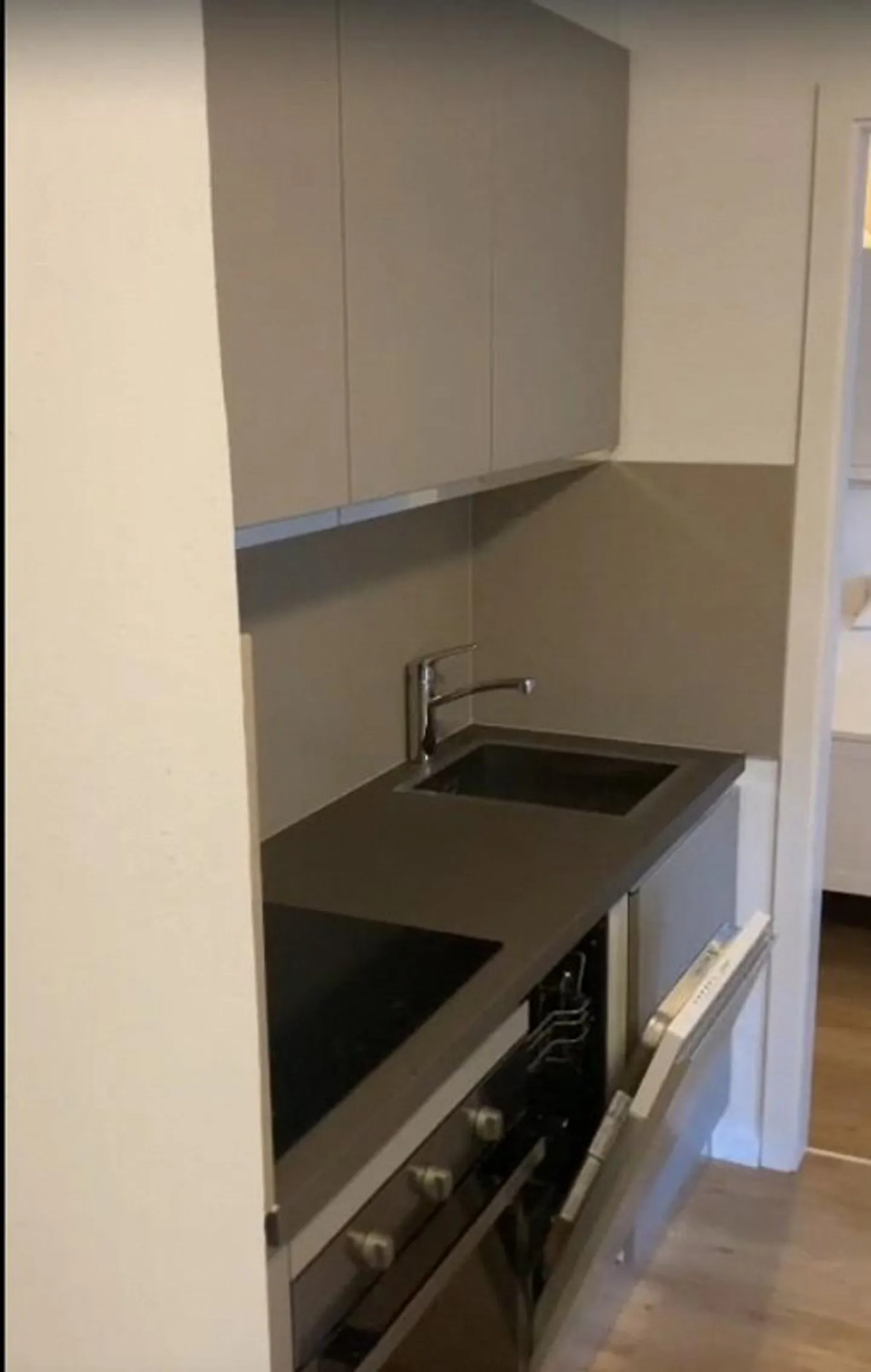 Furnished 2-room apartment in a central location in Zug - Photo 5 of 7