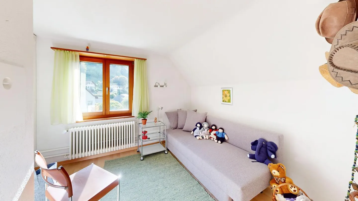 Affascinante Casa Familiare con Giardino - Foto 10 di 13