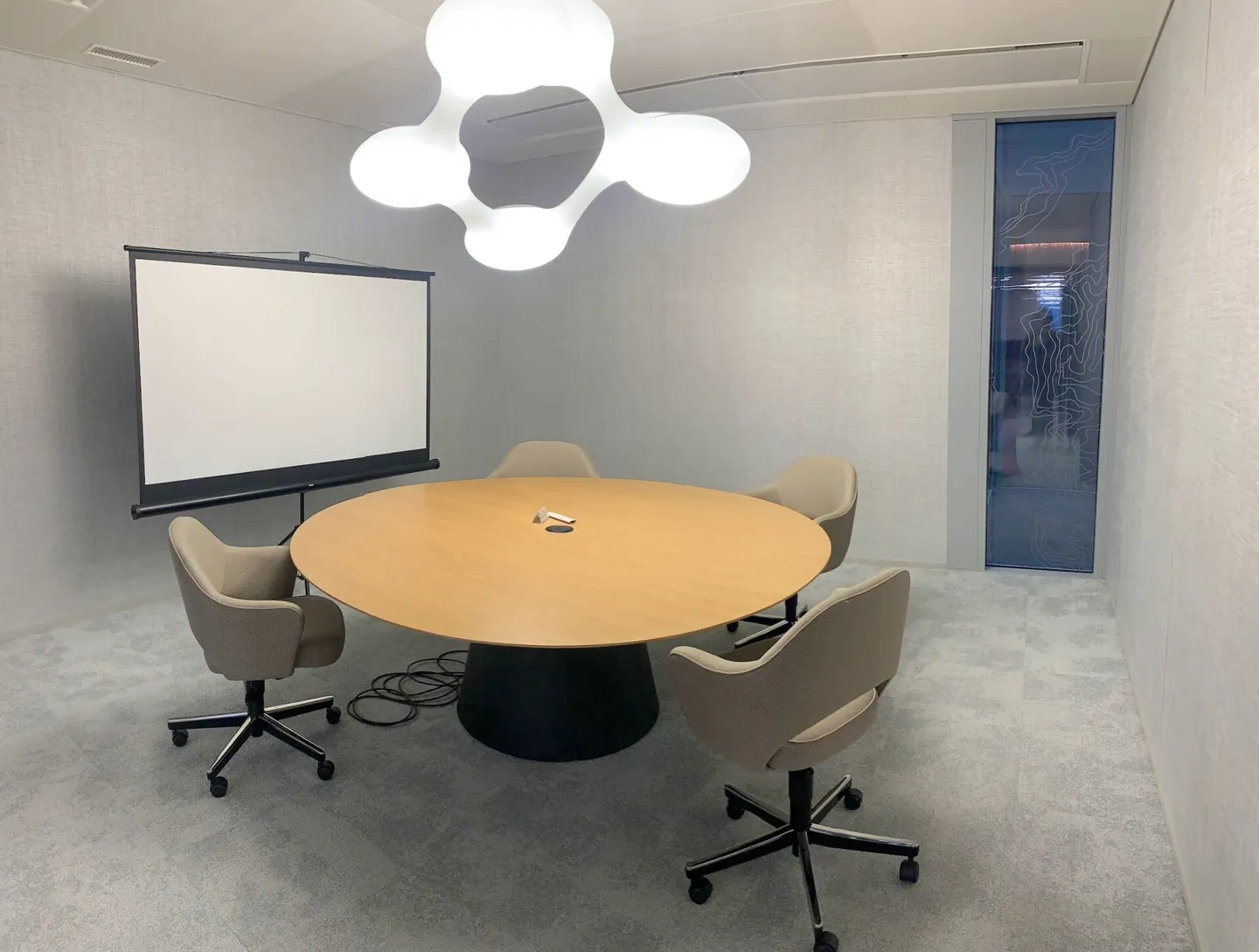 Minergie-Gebäude, Büros, teilbar 450 m2 Plug & Play mit Aussicht und Terrasse zu vermieten - Foto 7 von 12
