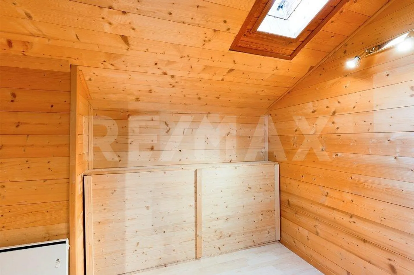Charming Chalet with Fireplace and Wonderful Views - Photo 13 of 13
