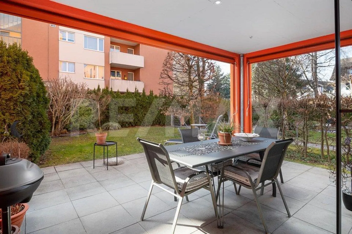 Appartement de jardin près du centre-ville - Photo 3 sur 13