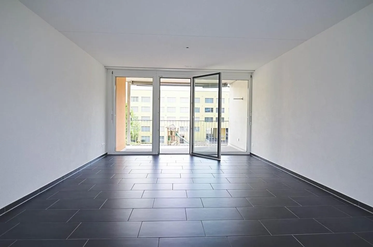 Apartment seeks tenant - Photo 2 of 7