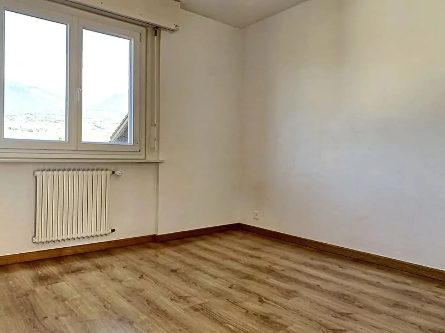 3.5 Room Apartment - Photo 8 of 10
