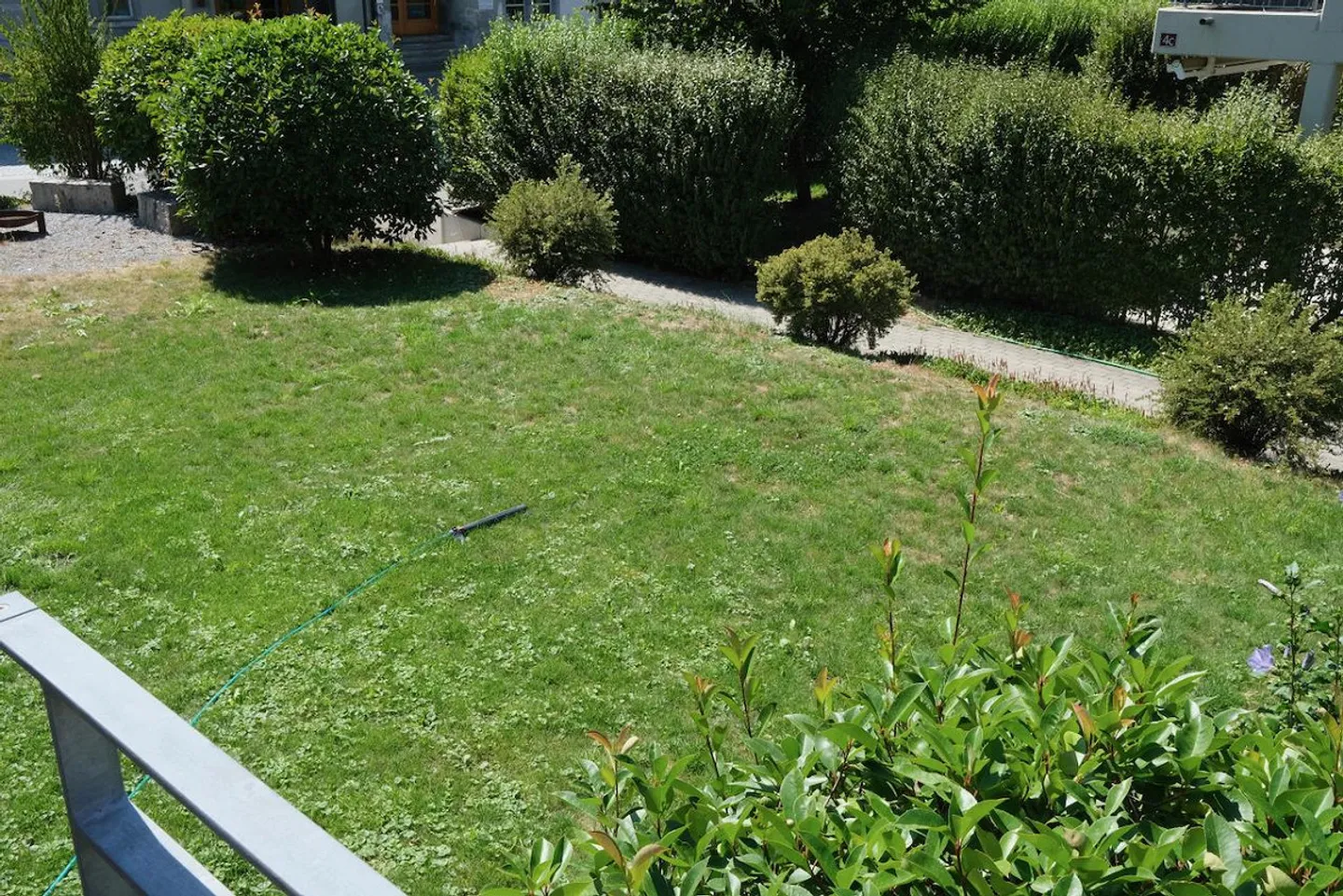 Grosszügiges 5.5-Zimmer-Reiheneinfamilienhaus mit eigenem Garten - Photo 3 of 18