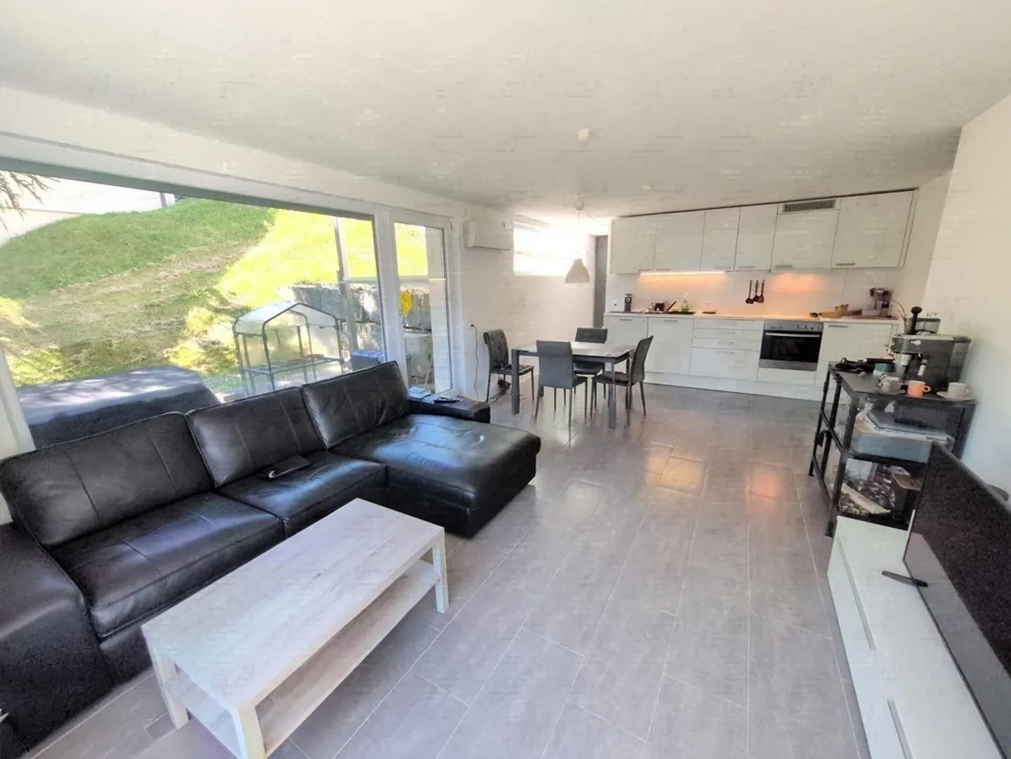 Appartamento 3.5 locali con giardino e spazio aggiuntivo a Malix - Foto 2 di 13