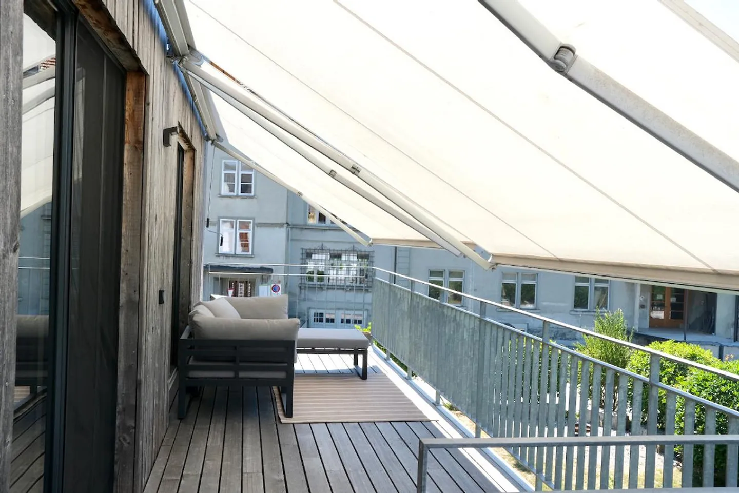 Grosszügiges 5.5-Zimmer-Reiheneinfamilienhaus mit eigenem Garten - Photo 4 of 18