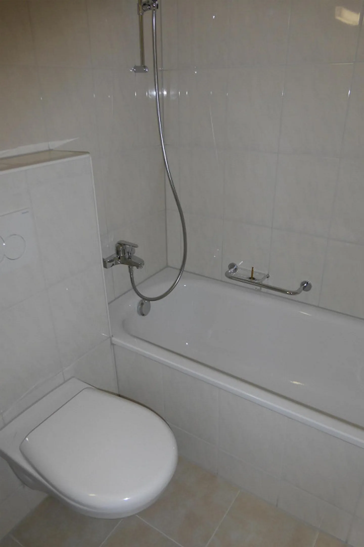 Appartement rénové 3.5 pièces avec terrasse dans le vieux village - Photo 4 sur 10
